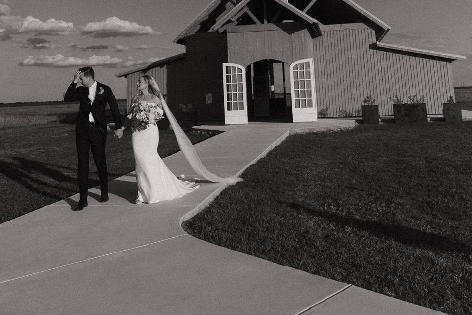Real Farmhaus Wedding