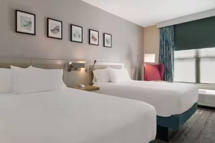 Q/Q Bedroom
