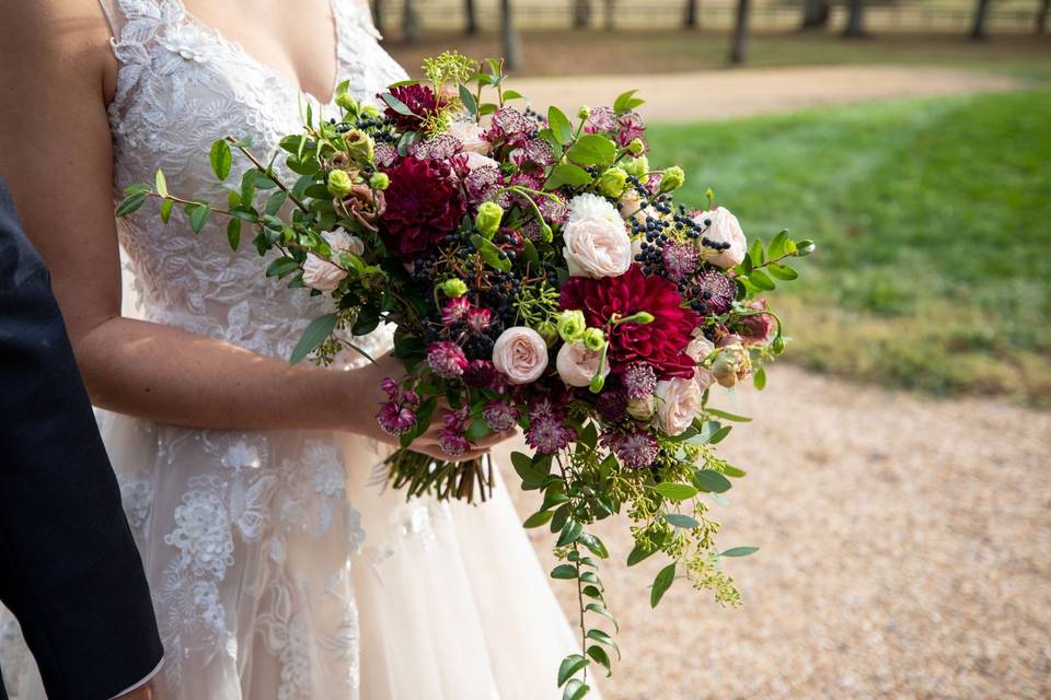 KMD Bride and her bouquet