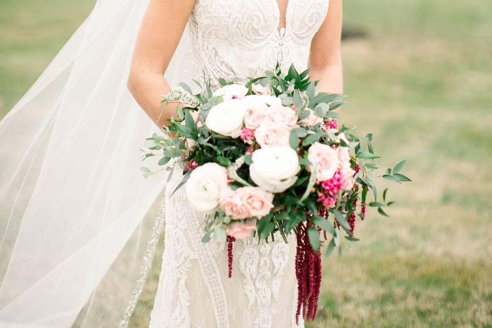 KMD Bride & her Winter Bouquet