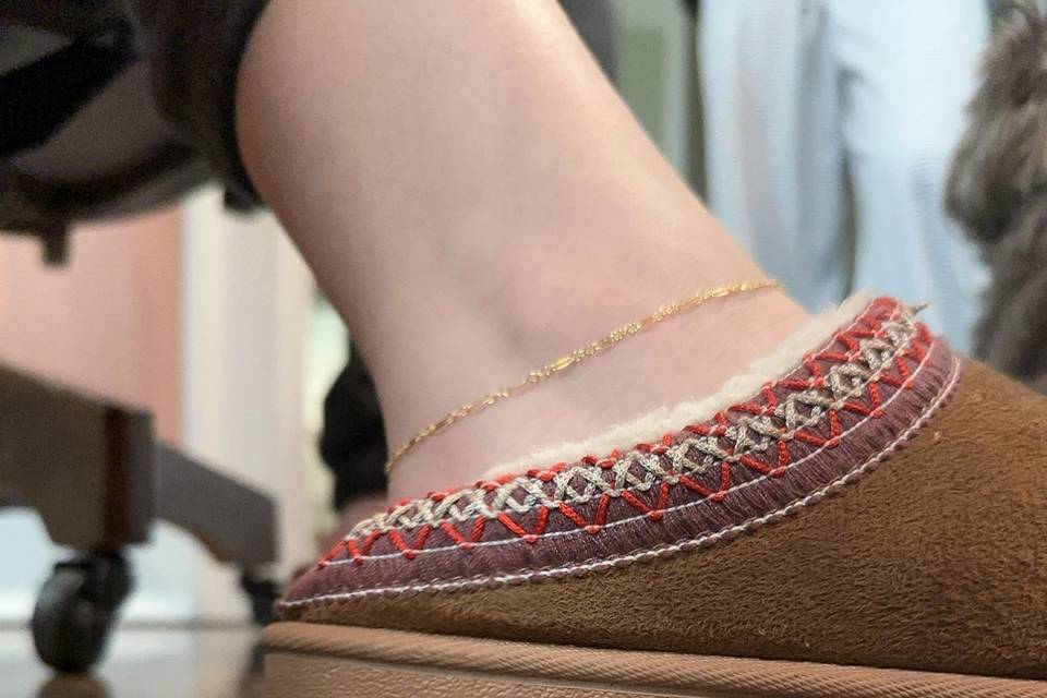 Simple. Gold. Classic.