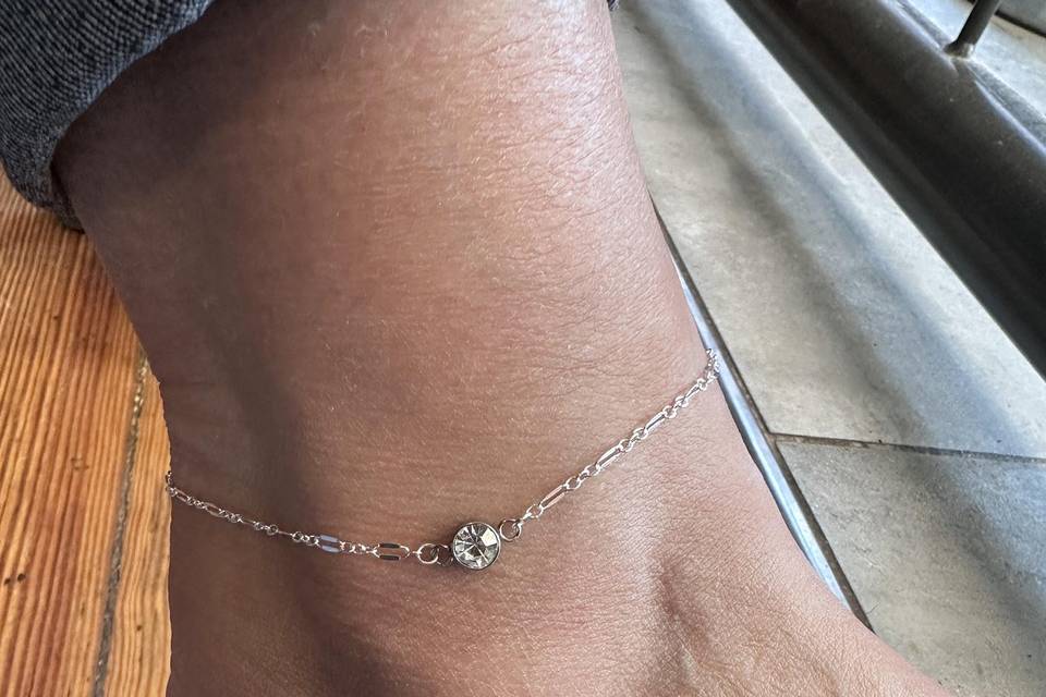 Silver anklet with connector