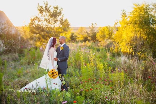 Willow Creek Barn & Glass Chapel