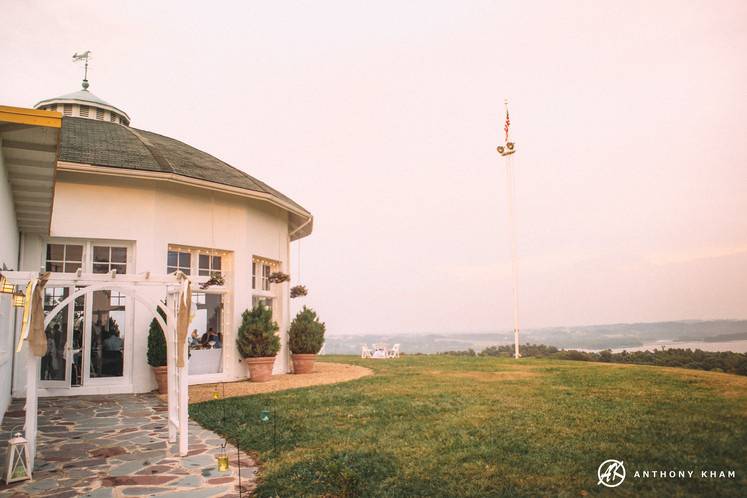 Rotunda Lauxmont Farms