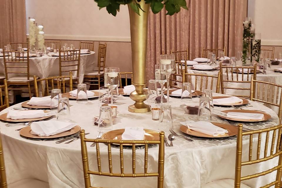 Signature elevated centerpiece