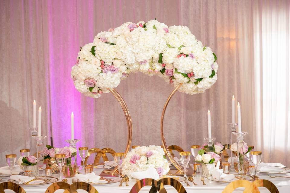 Unique and trendy Centerpiece