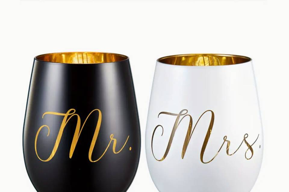 Wedding couple cups