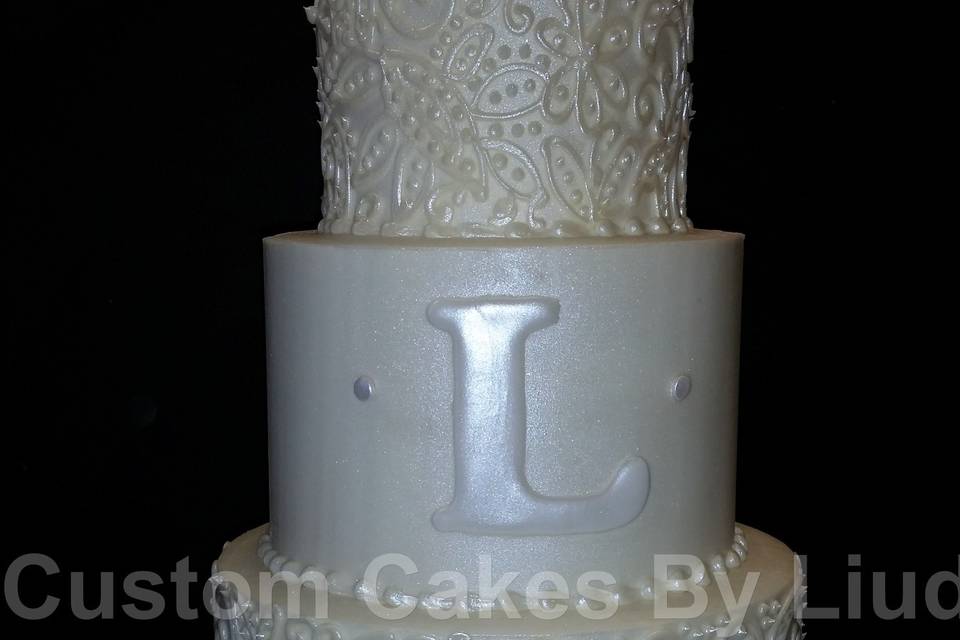 Custom Cakes by Liud