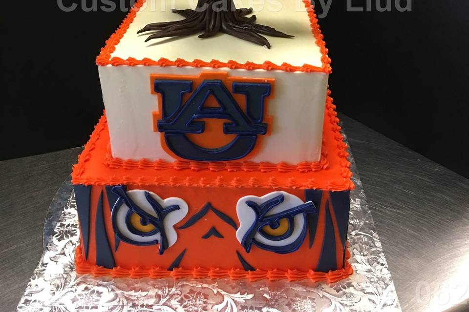 Custom Cakes by Liud