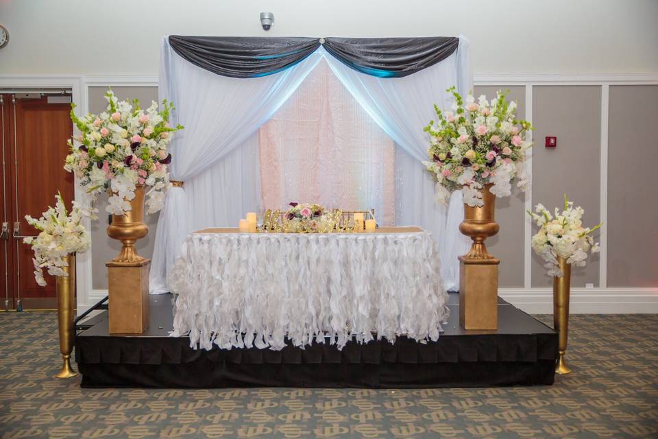 Sweetheart table
