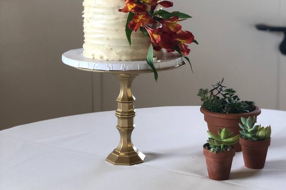 Small Cake.  Big Statement.