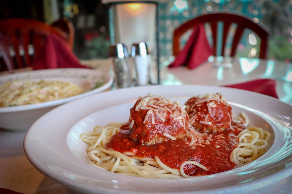 Spaghetti & Meatballs