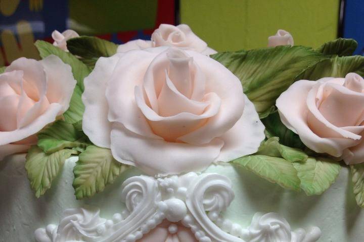 romantic wedding cake detail