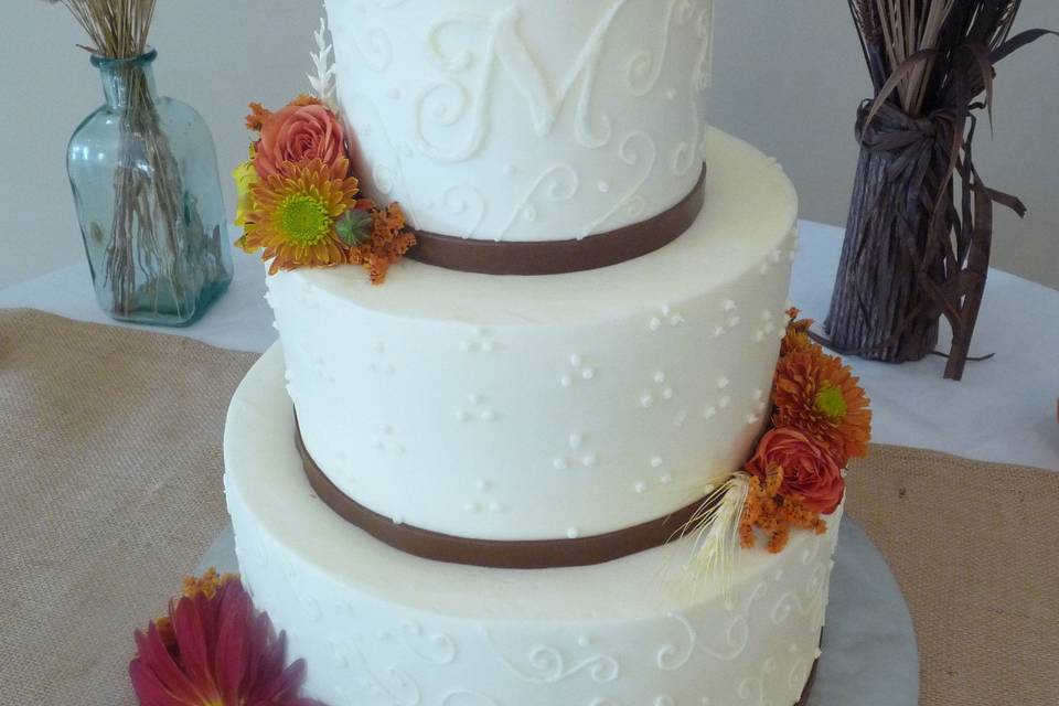 Fall colors, wedding cake