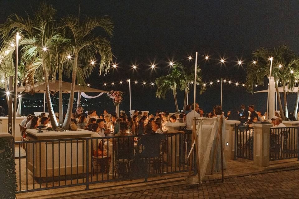 DiningUndertheStars.jpeg