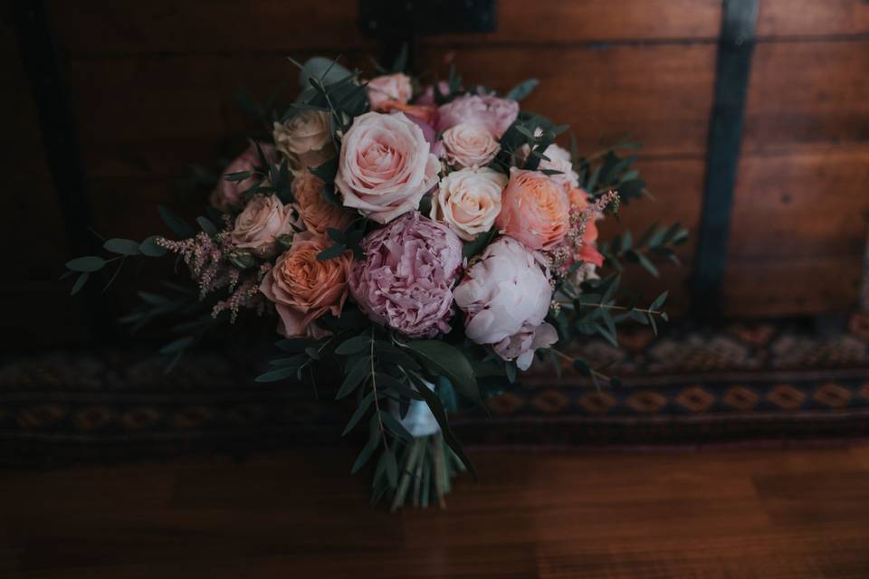 Peachy tones bouquet