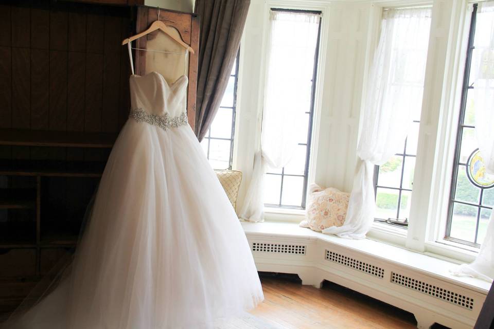 The bride's gown