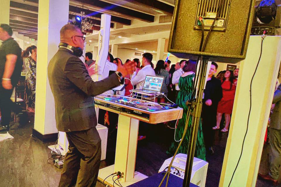 Bay Pro DJS and Photobooths