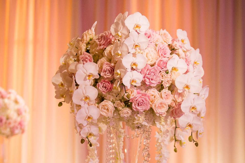 Sweetheart table and background