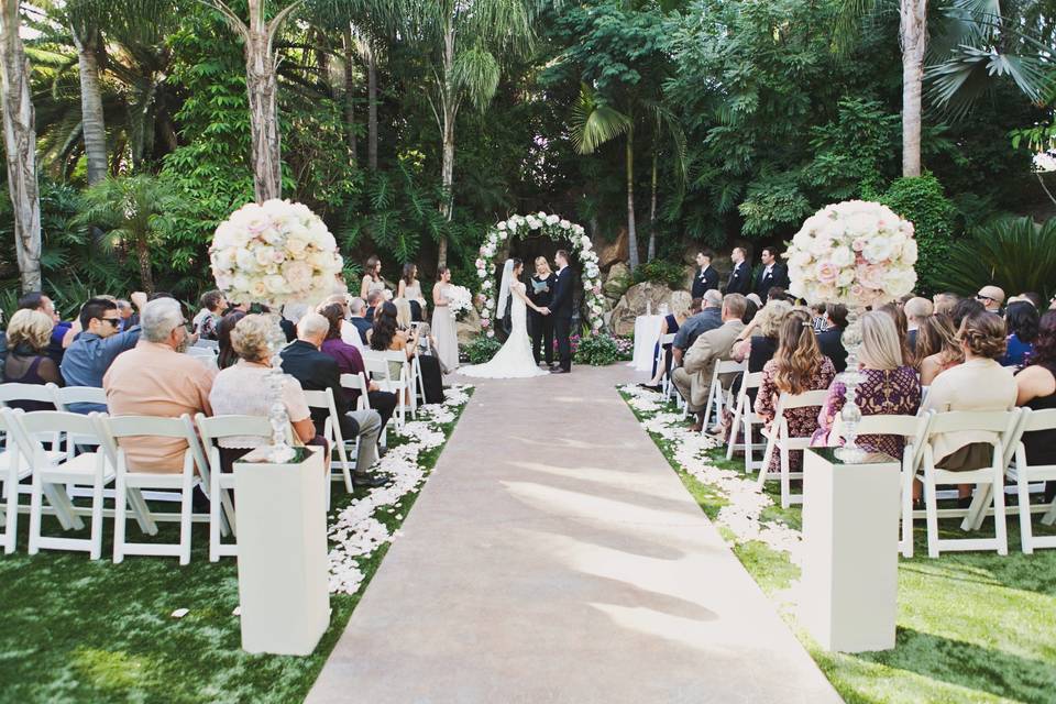 Floral, hanging cake table