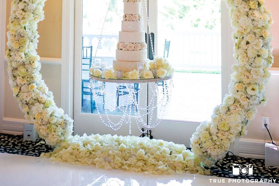 Floral, hanging cake table