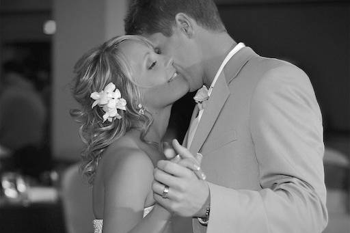 Wedding couple's first dance