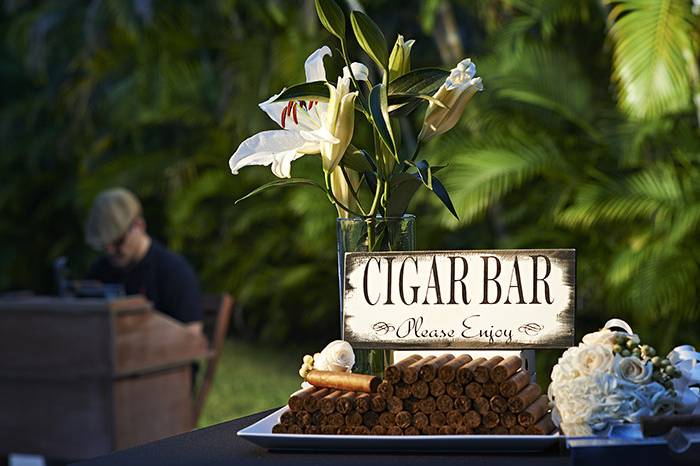 Cigar Stud Events: Cigar Rolling & Hookah Services