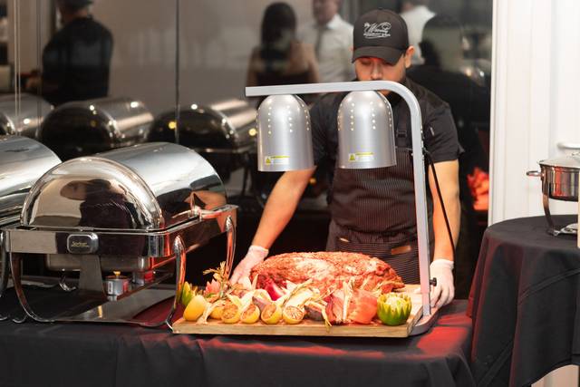 Private Chef Slicing Prime Rib