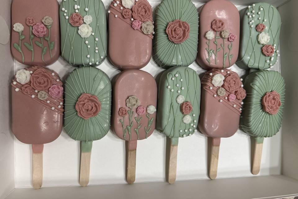 Cakesicles