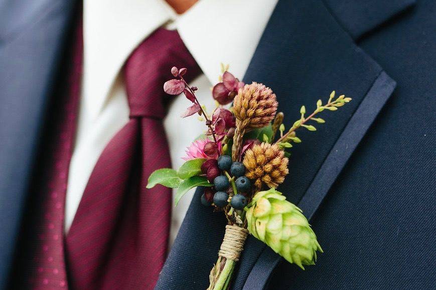 Groom's boutonniere