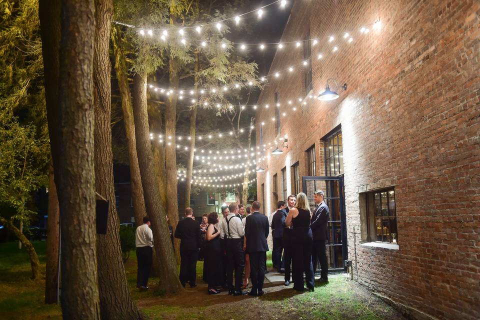 Outdoor reception lighting