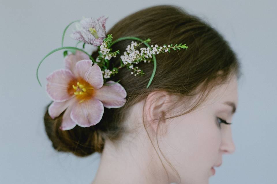 Hair flowers