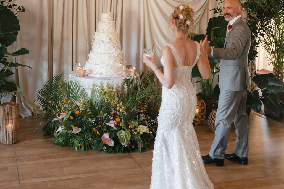 Tropical wedding cake