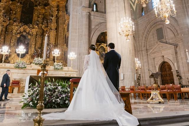 Ceremony at the Metropolitan C