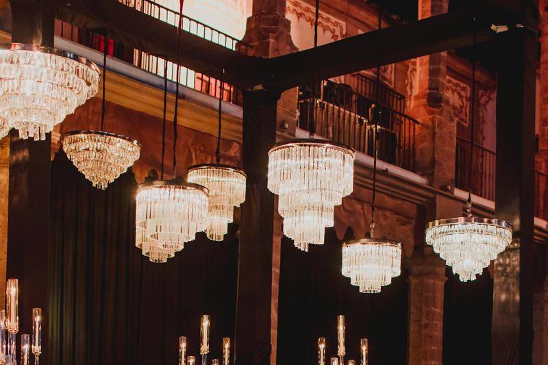 White style & chandeliers
