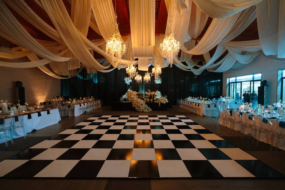 Suspended wedding ceiling deco