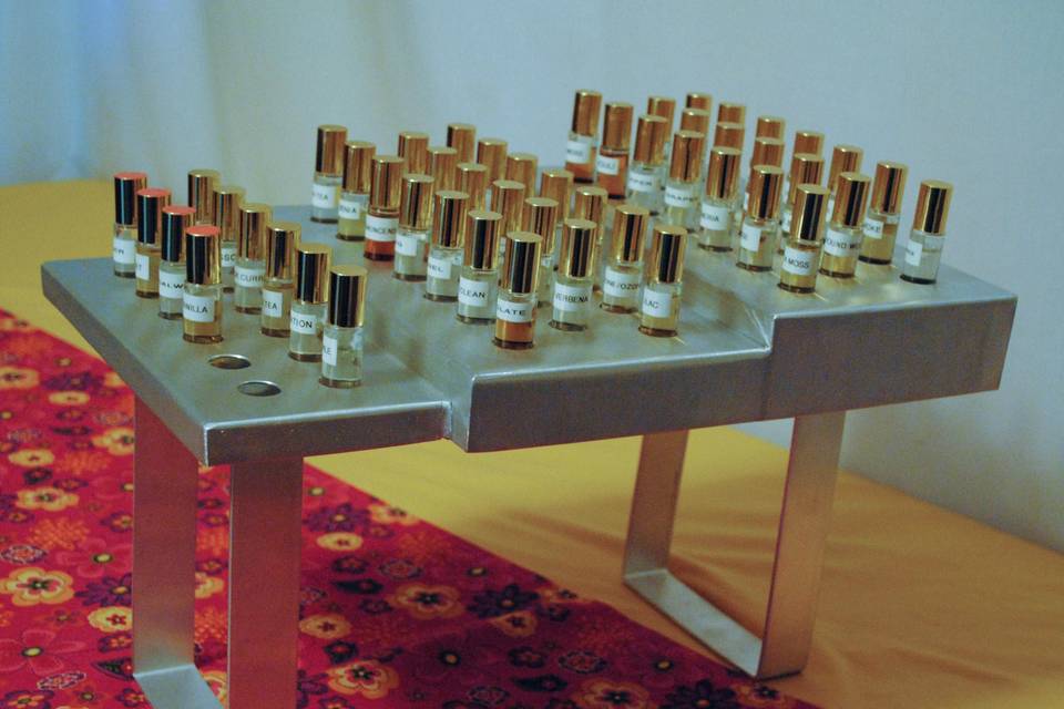 Perfume making stand