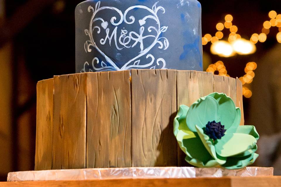 Custom rustic cake