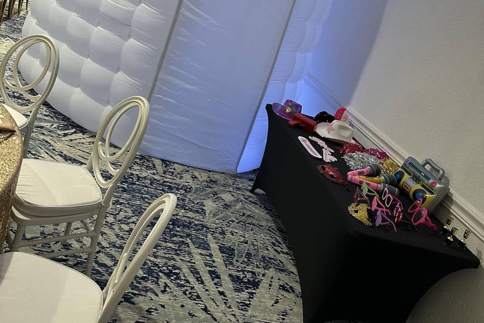 Private enclosed booth