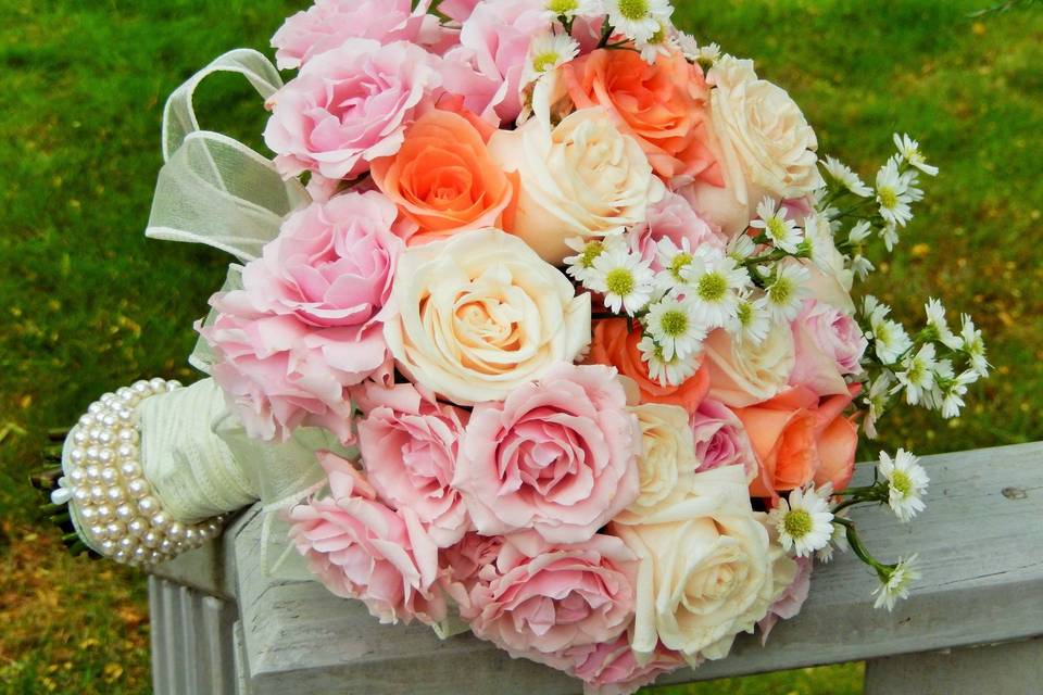 Wedding Flowers by Cyndi