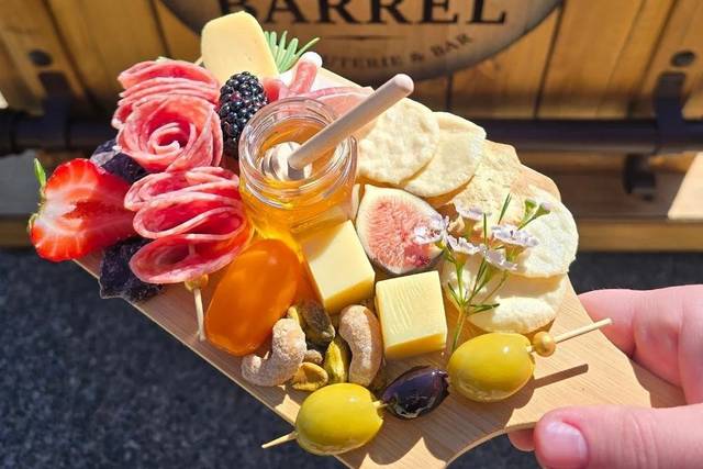 Wild Rogue Board & Barrel