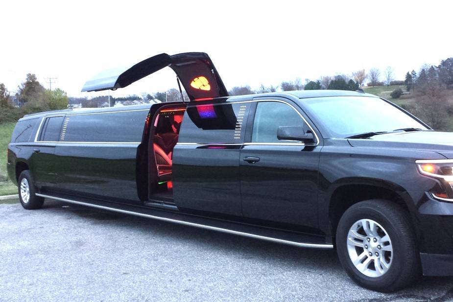 18-20 Passenger Suburban Limo