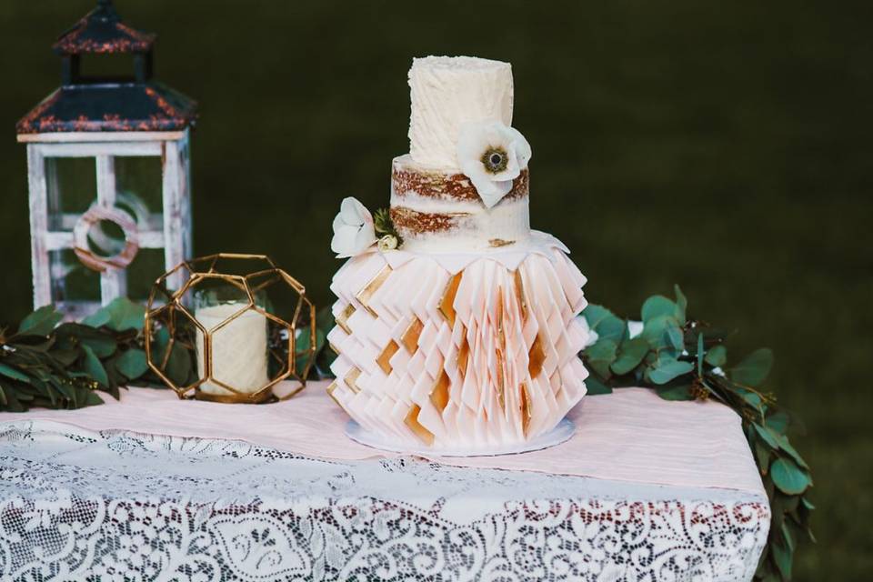 Vintage table lace, yes please