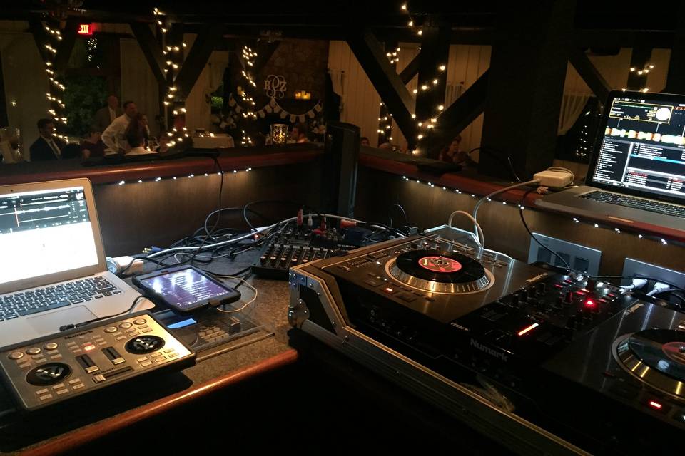 DJ set up