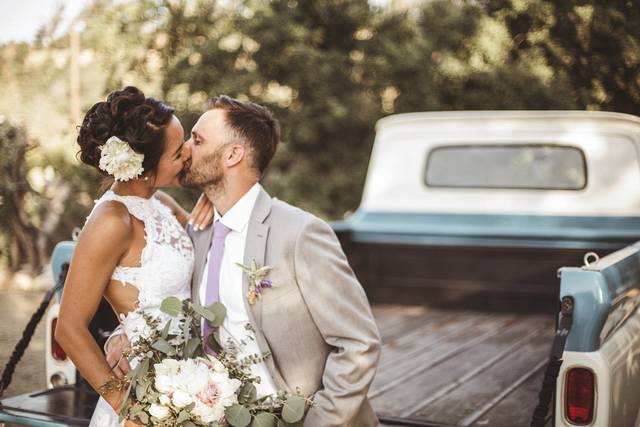 Tailgate kiss
