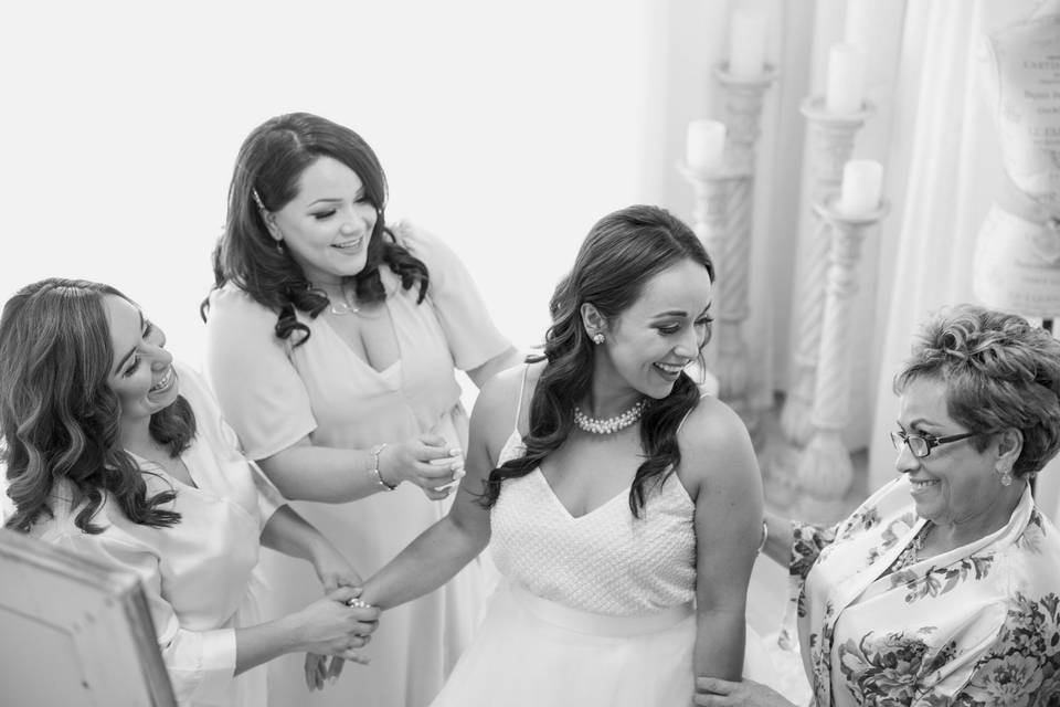Bride, sisters and mom