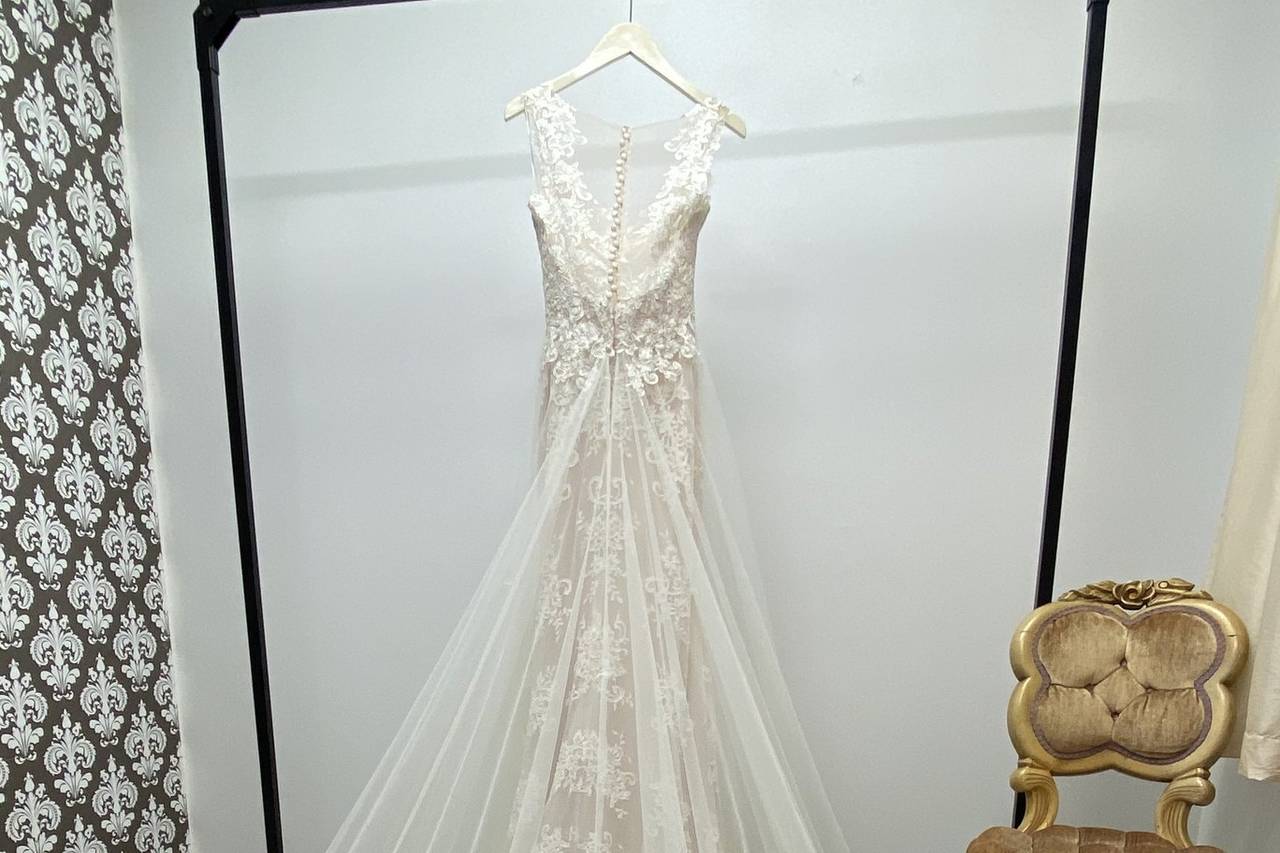 consignment prom gowns
