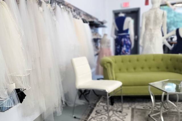 Wedding consignment hotsell shops near me