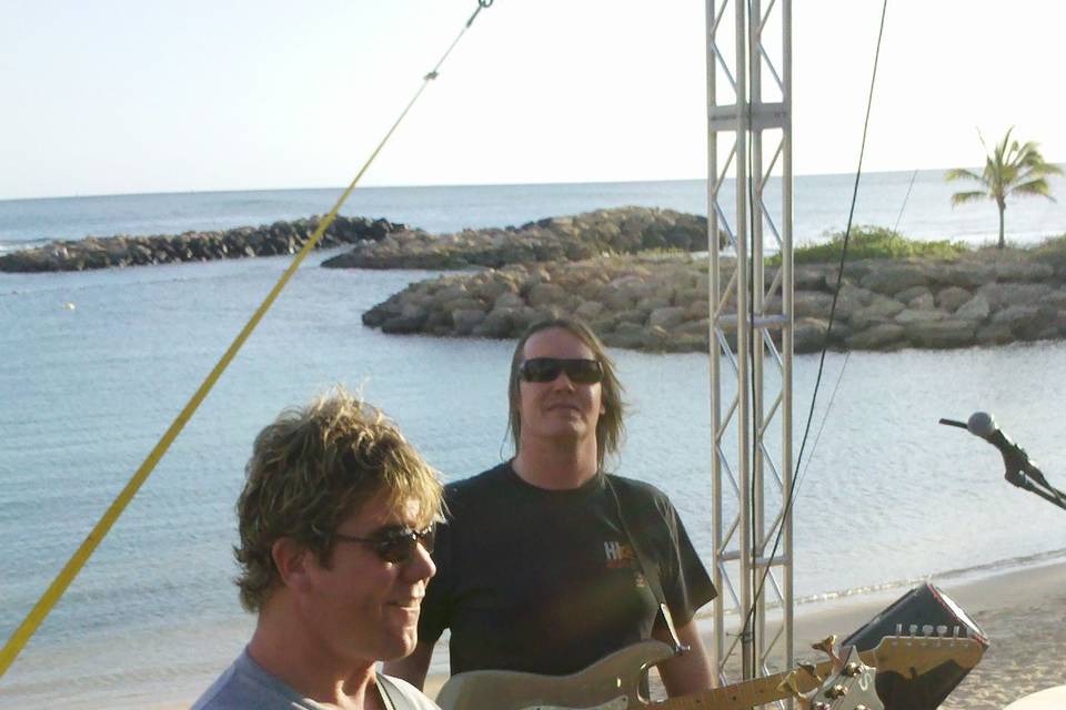 Jody & Glenn, beach stage, corporate event, Hawaii