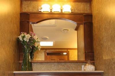 Vanity counter with mirror
